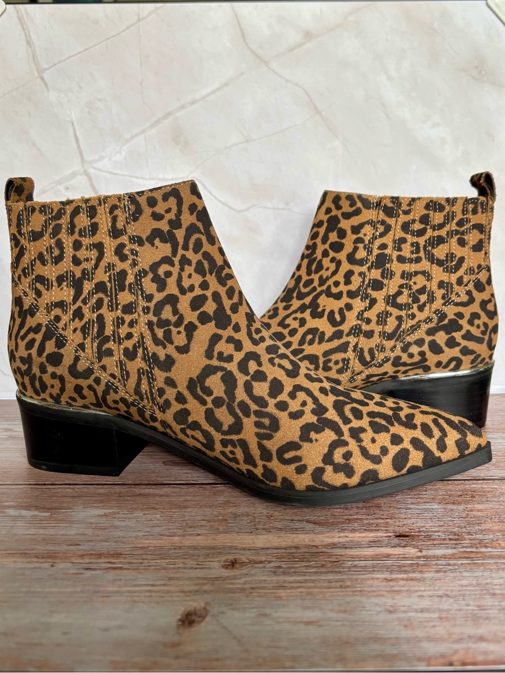 Marc Fisher Misser pointy-toe leather bootie